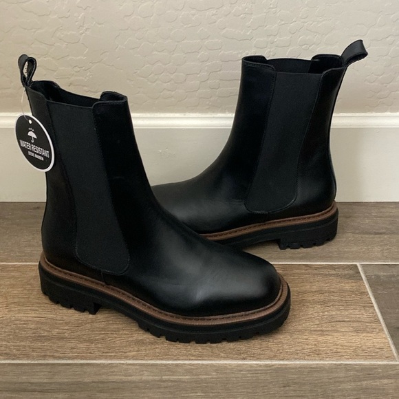 Steve Madden Shoes - NEW Steve Madden Presley Chelsea Boot -
Black Size 10